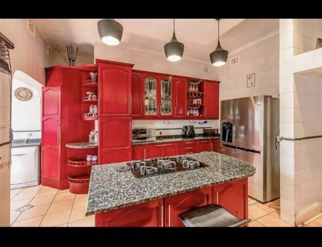 4 BEDROOM HOUSE FOR SALE IN GLENWOOD